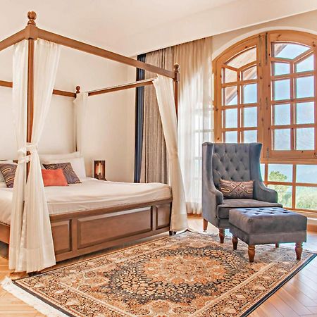Stayvista At Sylvana Villas With Lawn, Bbq And Jacuzzi Kasauli Exterior foto