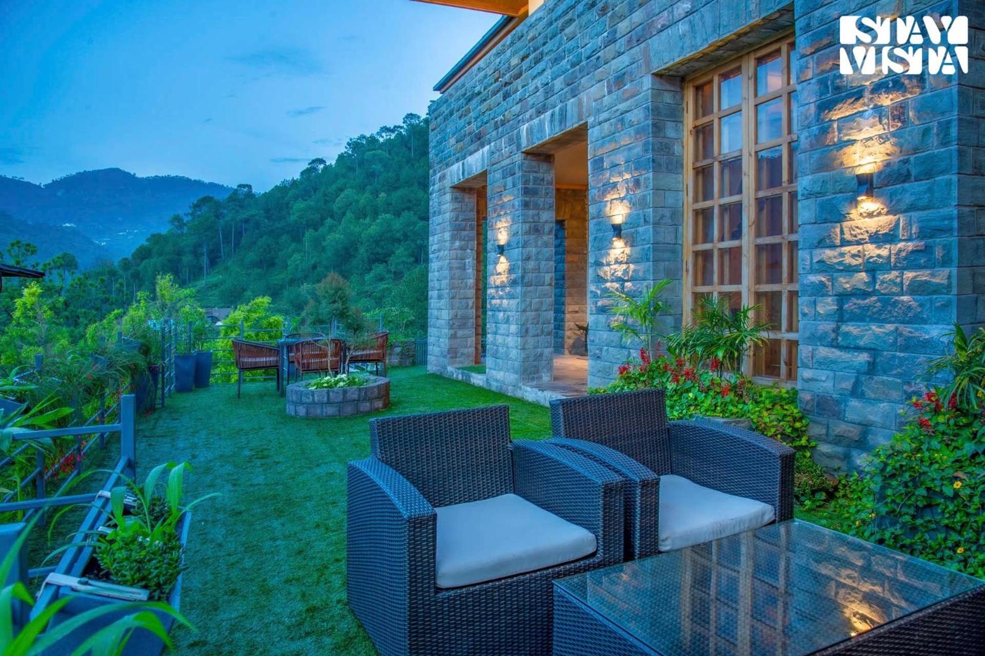 Stayvista At Sylvana Villas With Lawn, Bbq And Jacuzzi Kasauli Exterior foto