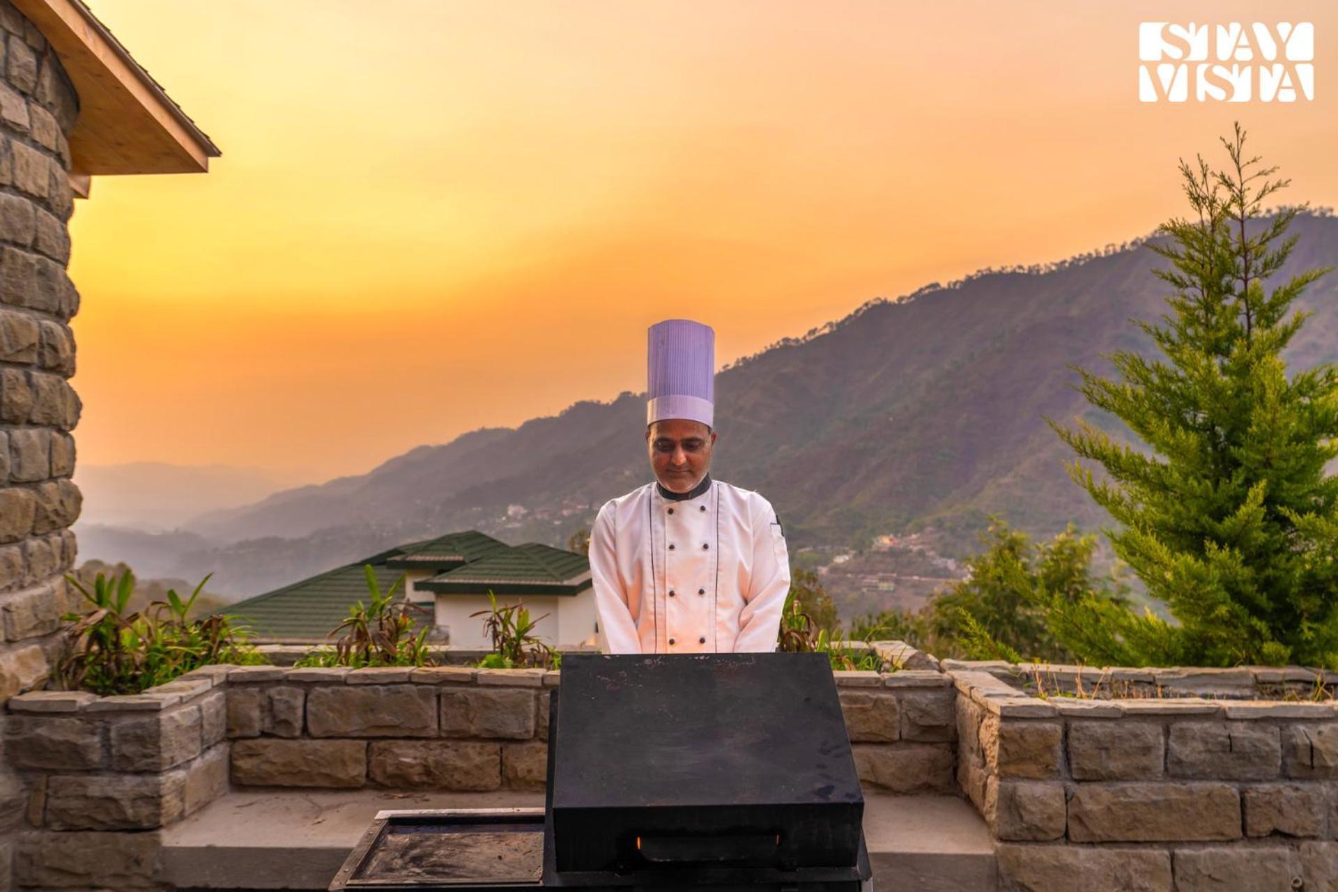 Stayvista At Sylvana Villas With Lawn, Bbq And Jacuzzi Kasauli Exterior foto